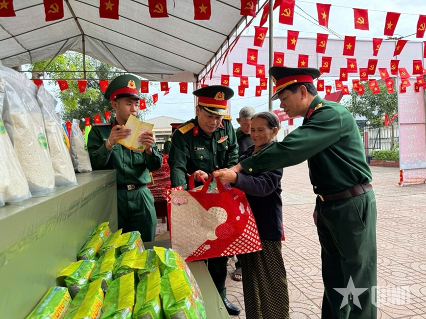 Military–civilian ties strengthened in Van Tuong